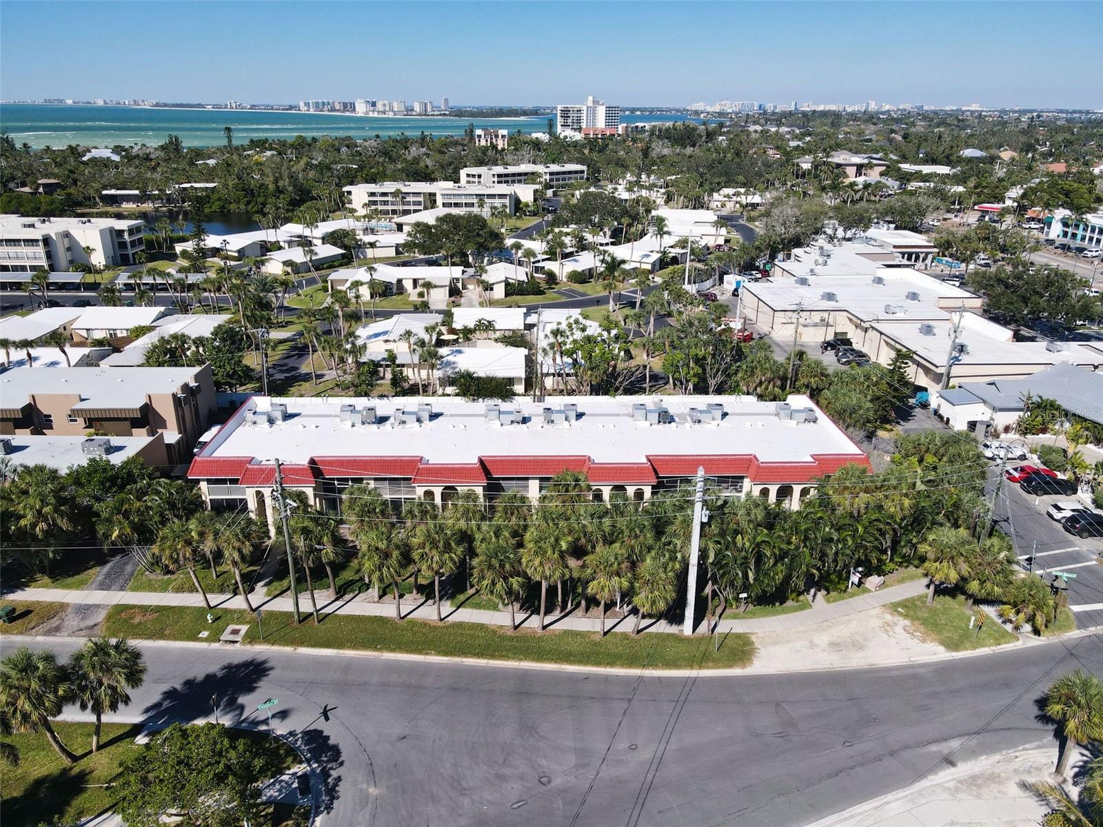 Image 36 of 47 For 137 Avenida Messina  1