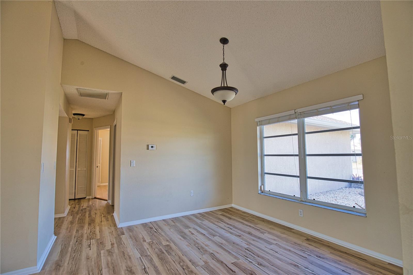 Image 11 of 47 For 5847 Buchanan Road