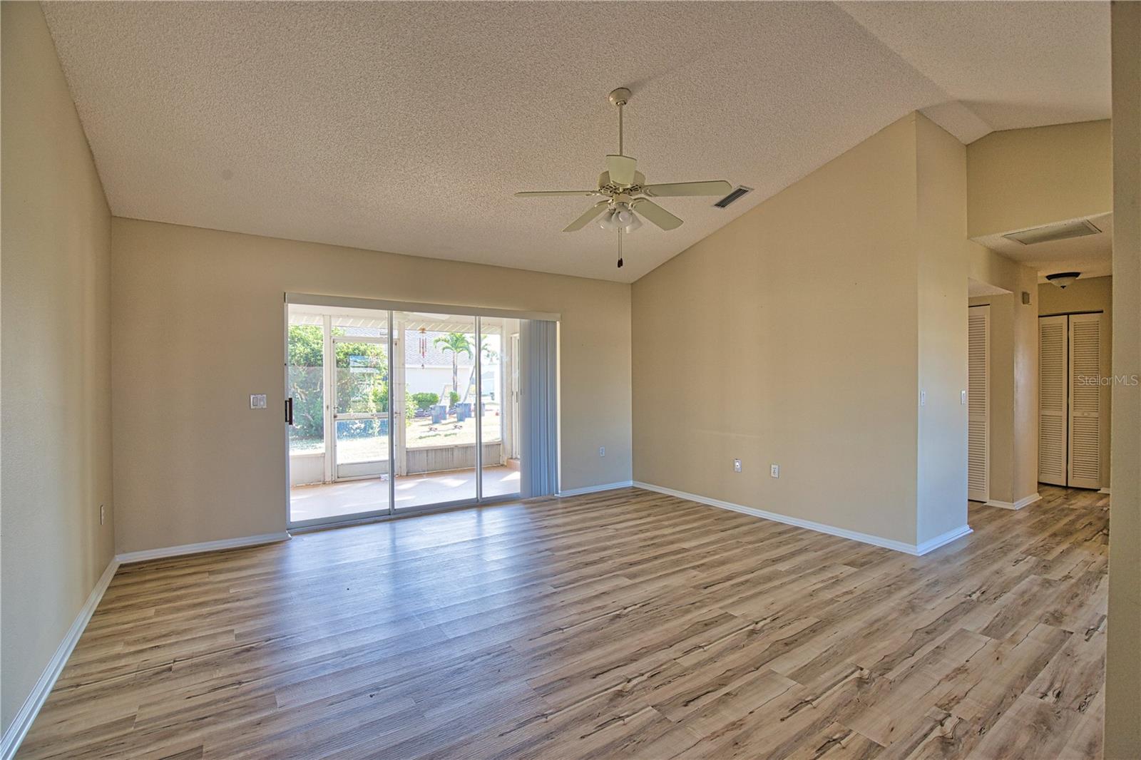 Image 4 of 47 For 5847 Buchanan Road