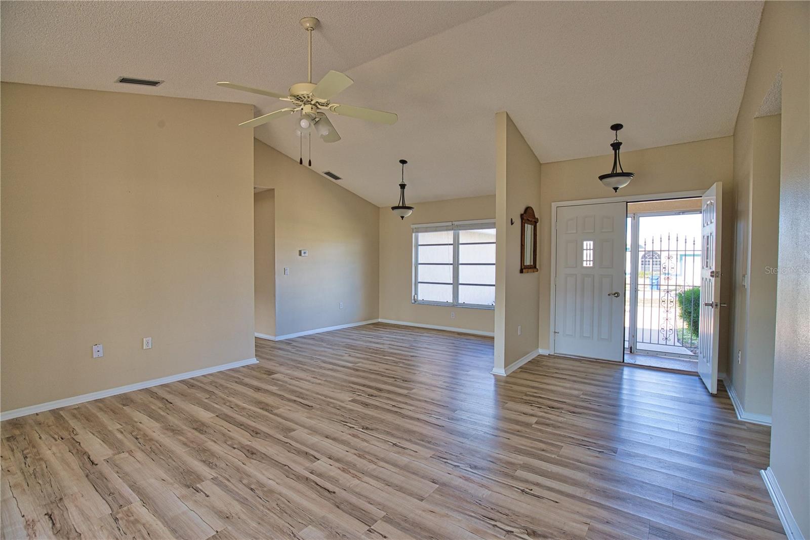 Image 5 of 47 For 5847 Buchanan Road