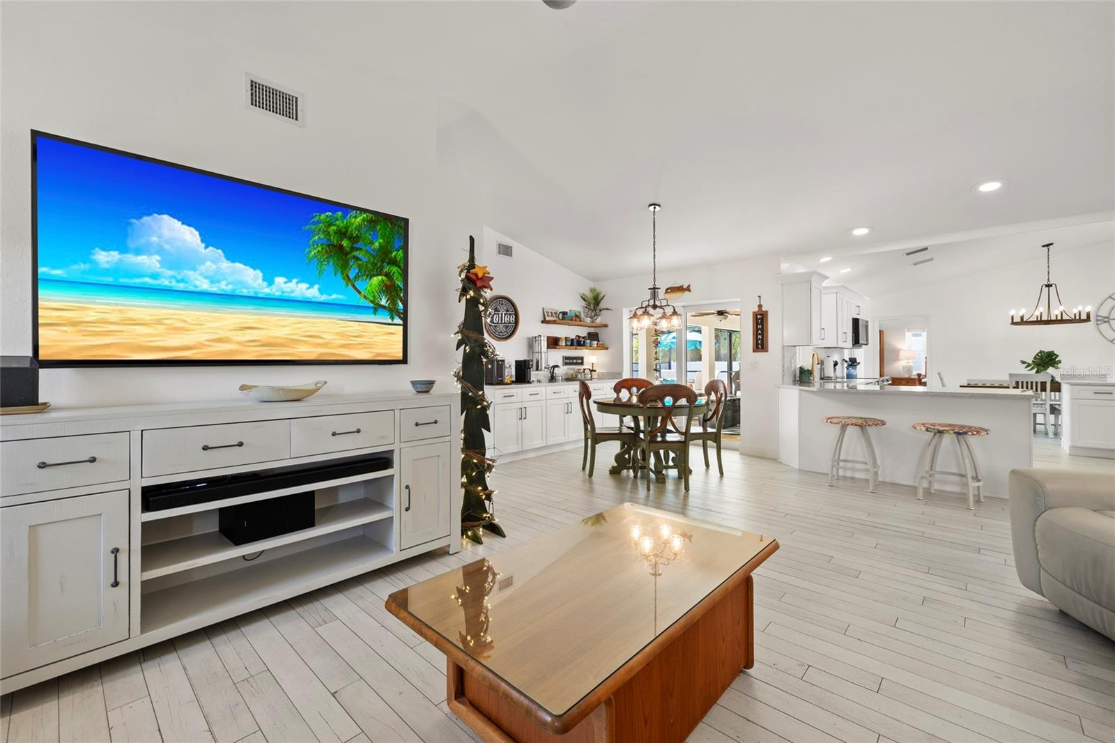 Image 19 of 49 For 3504 6th Street