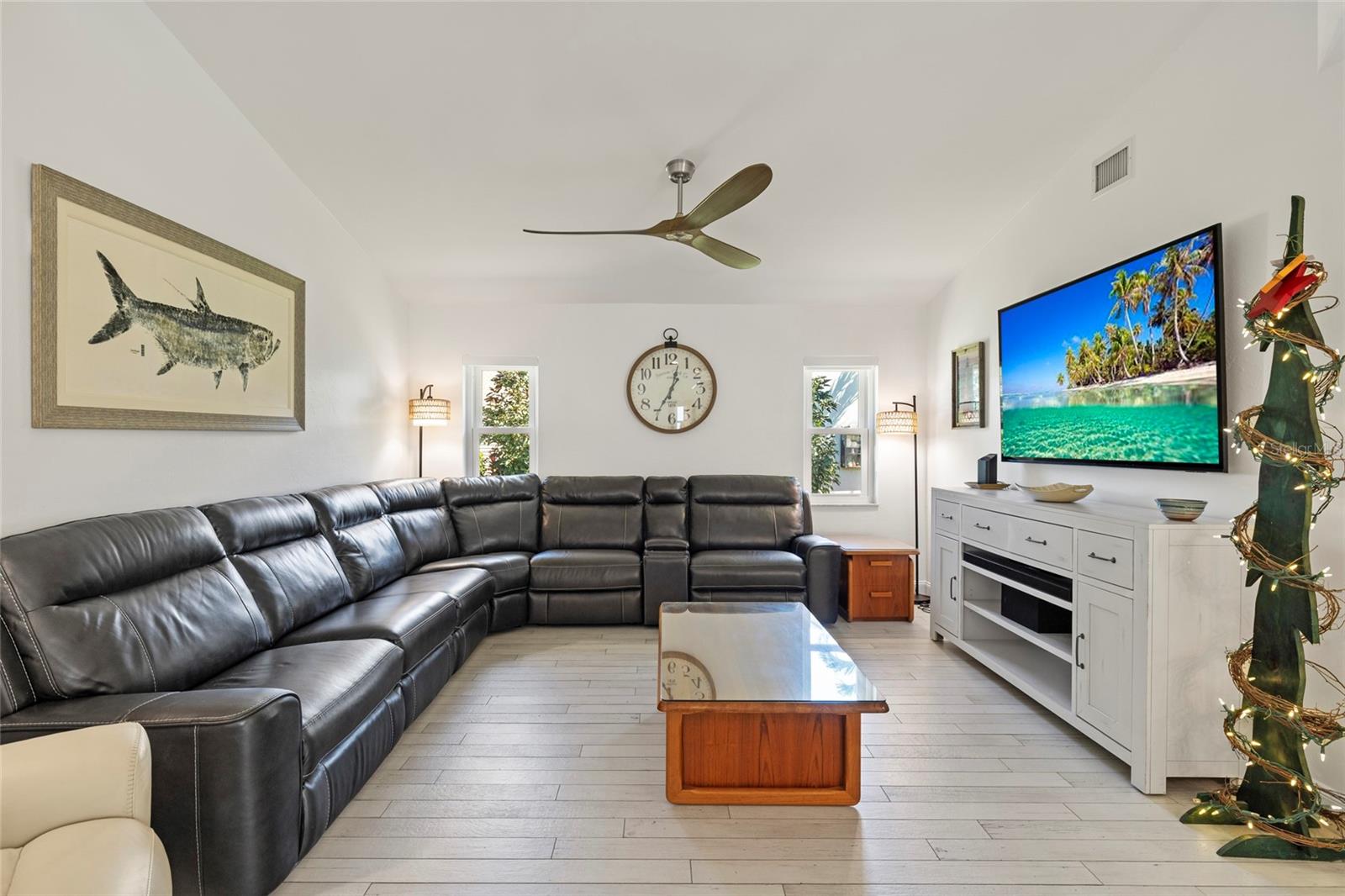 Image 20 of 49 For 3504 6th Street