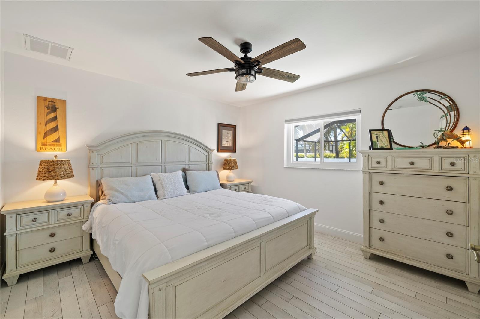 Image 27 of 49 For 3504 6th Street