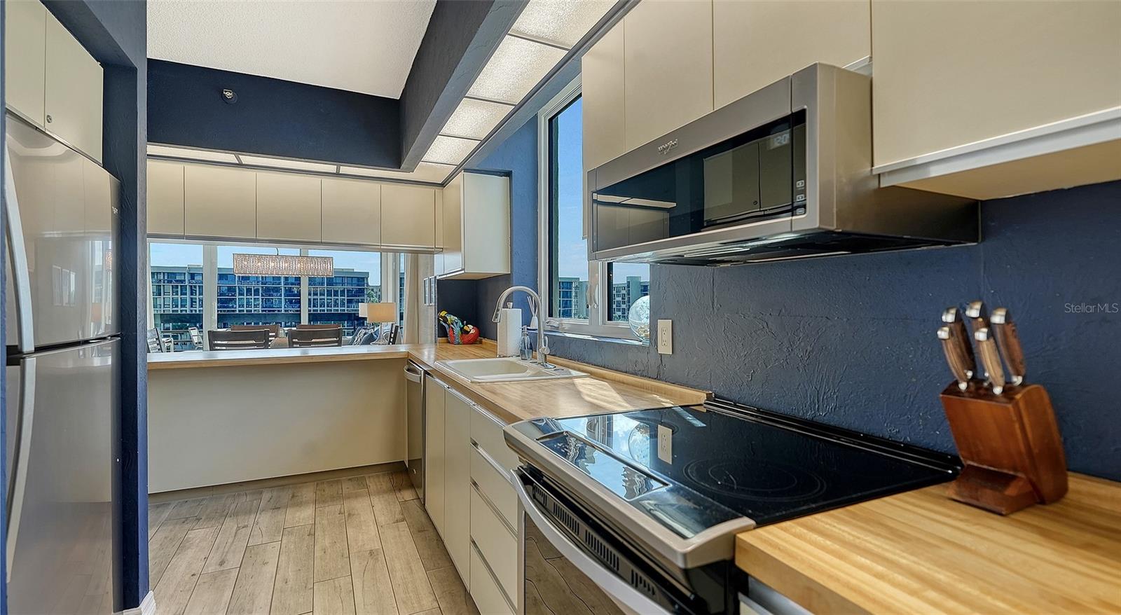 Image 17 of 60 For 1115 Gulf Of Mexico Drive 401