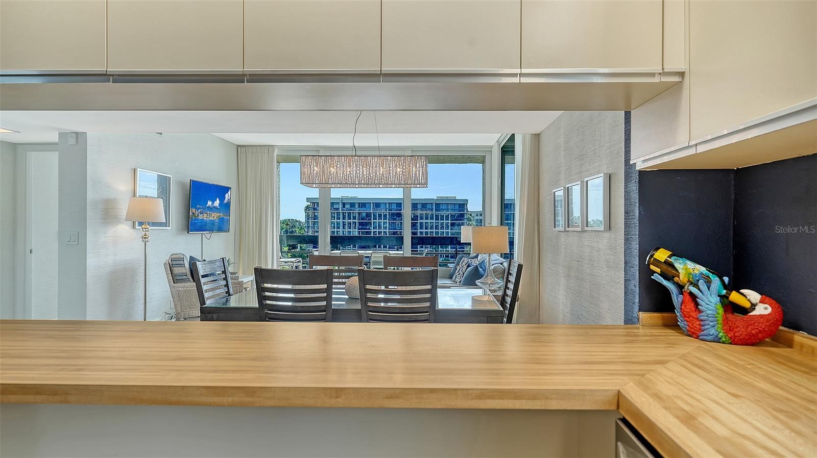 Image 19 of 60 For 1115 Gulf Of Mexico Drive 401