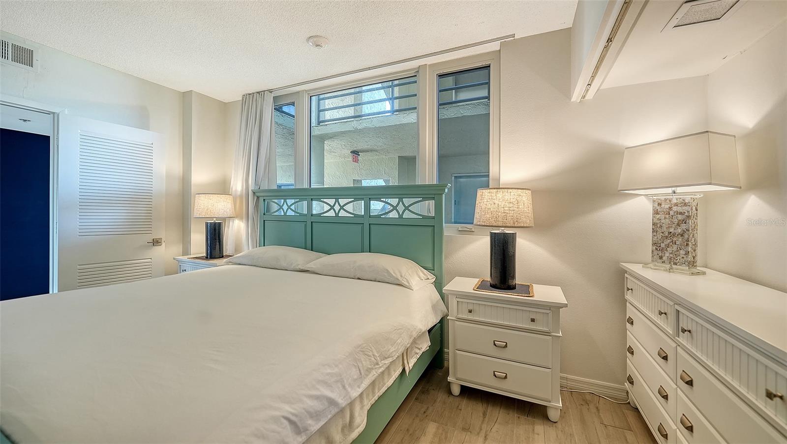 Image 28 of 60 For 1115 Gulf Of Mexico Drive 401