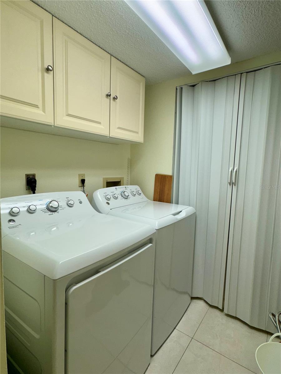 Image 22 of 28 For 4409 Longmeadow  41