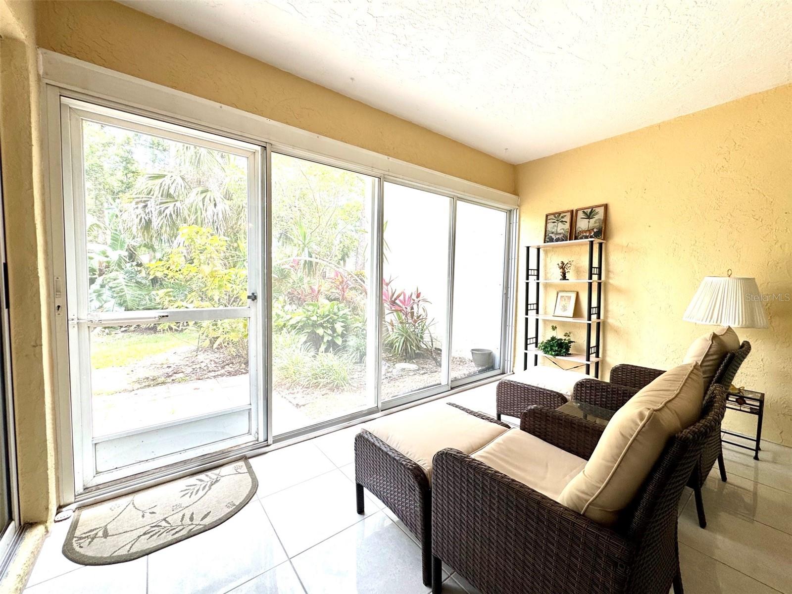 Image 23 of 28 For 4409 Longmeadow  41