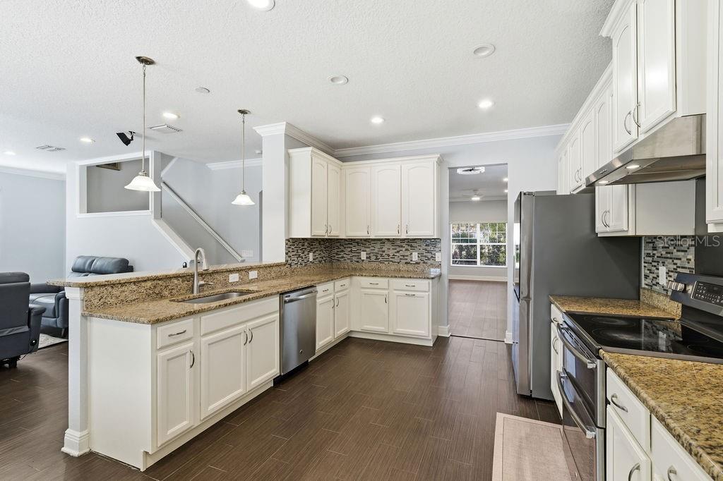 Image 17 of 88 For 10534 Lake Seminole Terrace