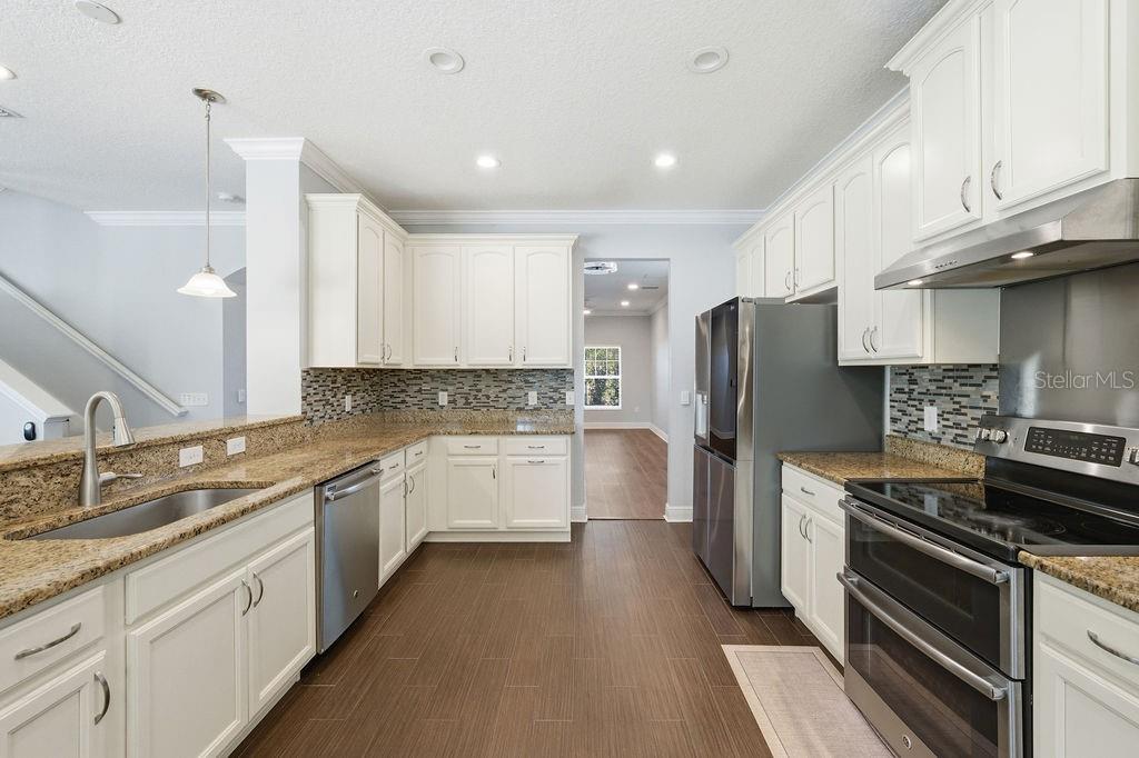 Image 19 of 88 For 10534 Lake Seminole Terrace