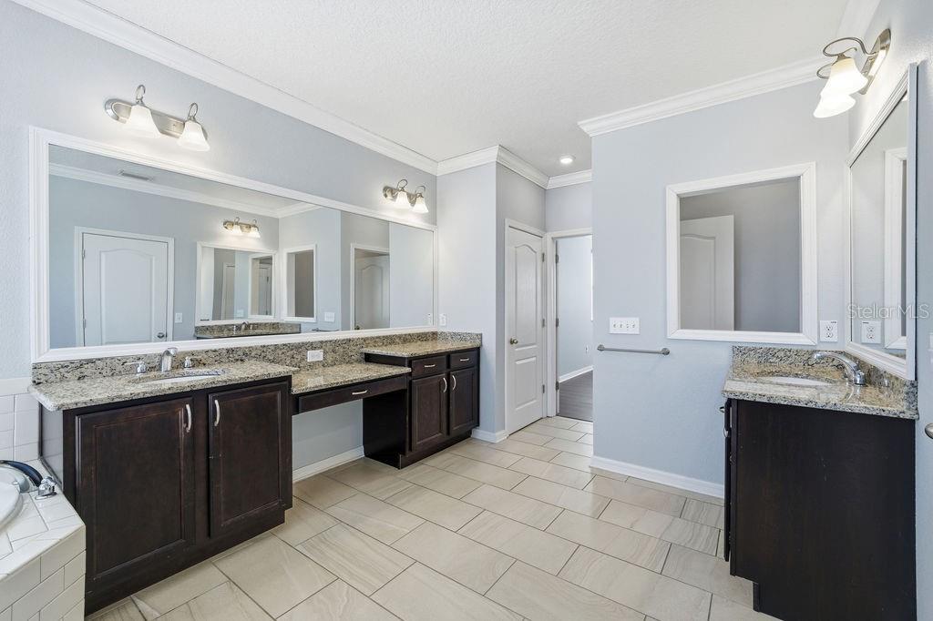 Image 54 of 88 For 10534 Lake Seminole Terrace