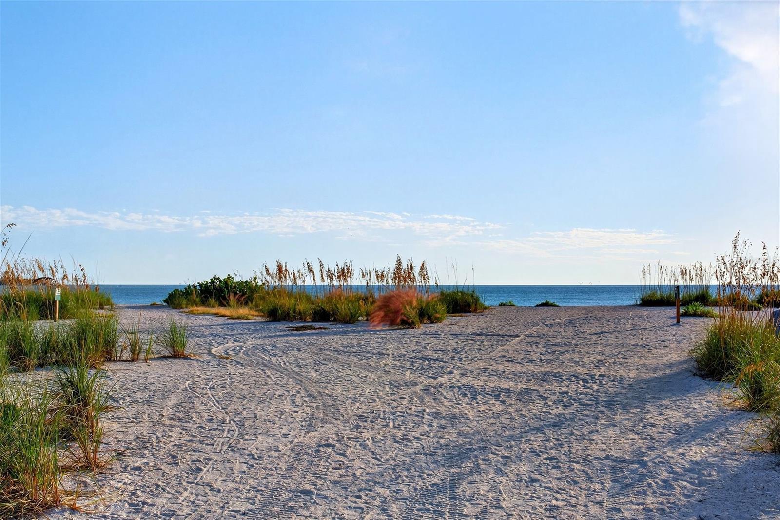 Image 28 of 36 For 2100 Benjamin Franklin Drive 203