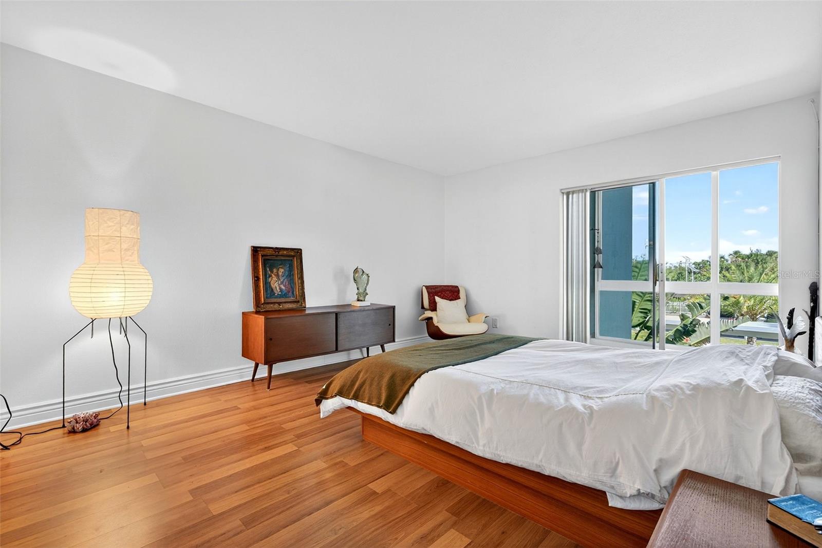 Image 9 of 36 For 2100 Benjamin Franklin Drive 203