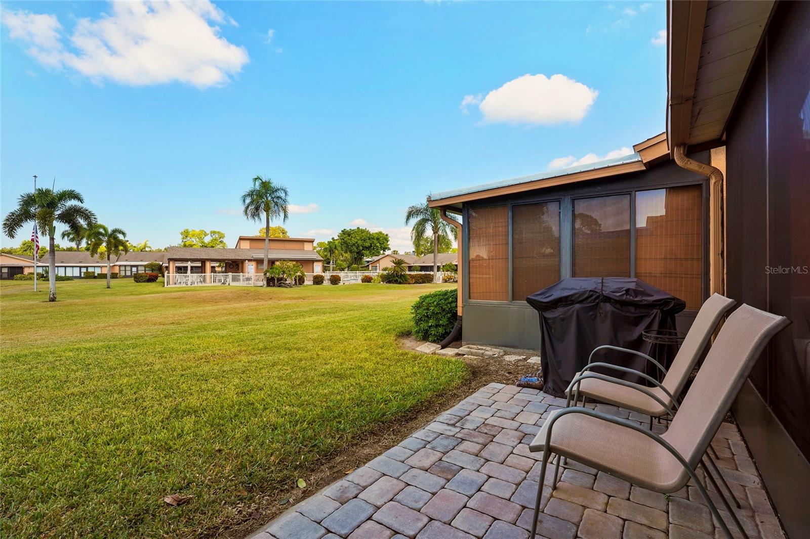 Image 11 of 64 For 6104 29th Avenue W 1