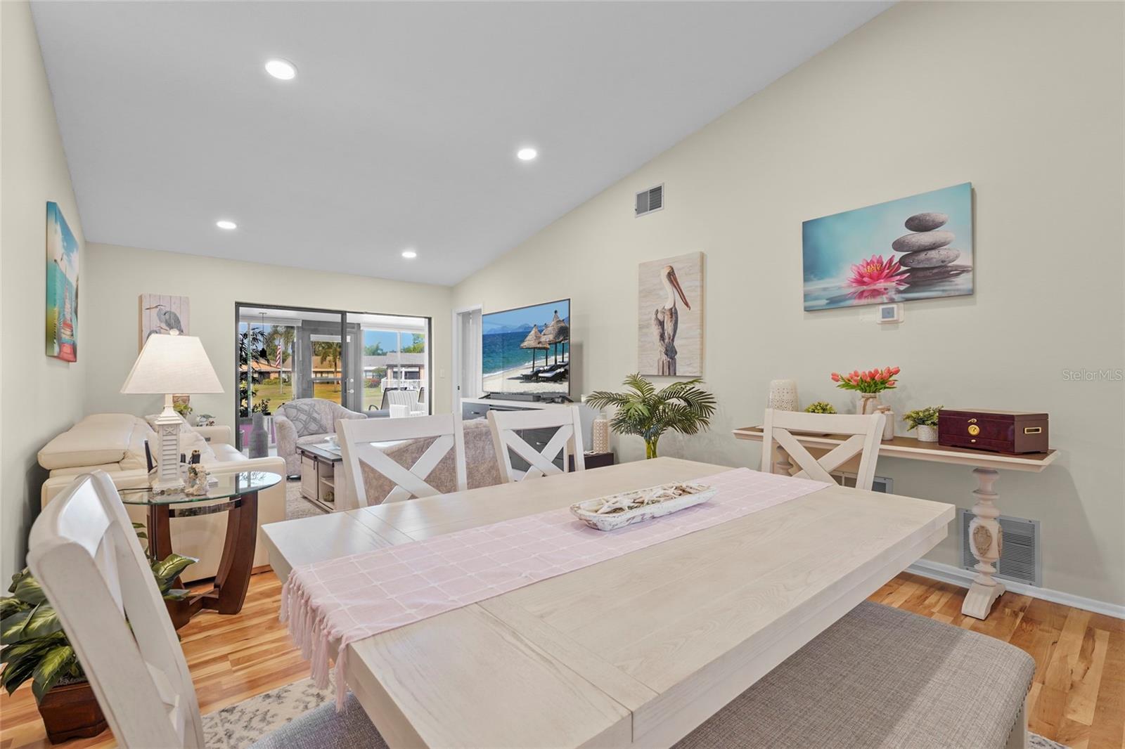 Image 26 of 64 For 6104 29th Avenue W 1