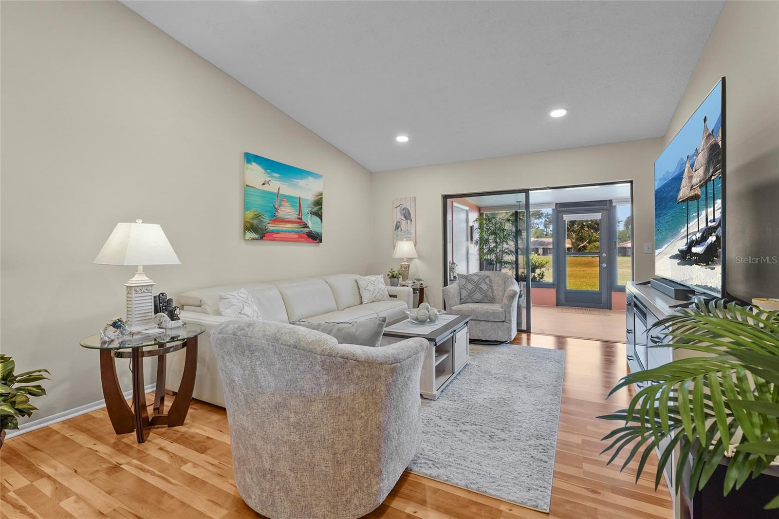 Image 27 of 64 For 6104 29th Avenue W 1