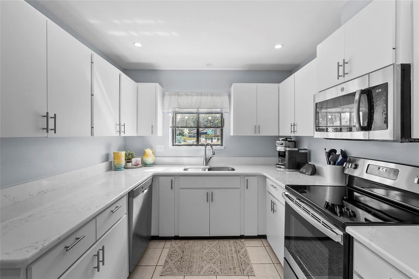 Image 3 of 64 For 6104 29th Avenue W 1