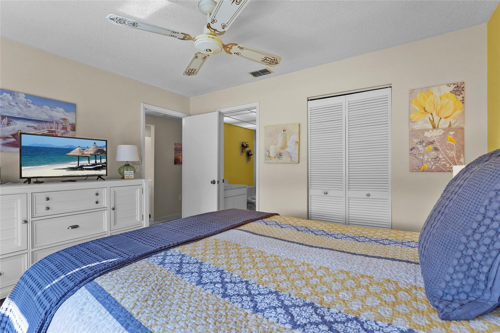 Image 32 of 64 For 6104 29th Avenue W 1