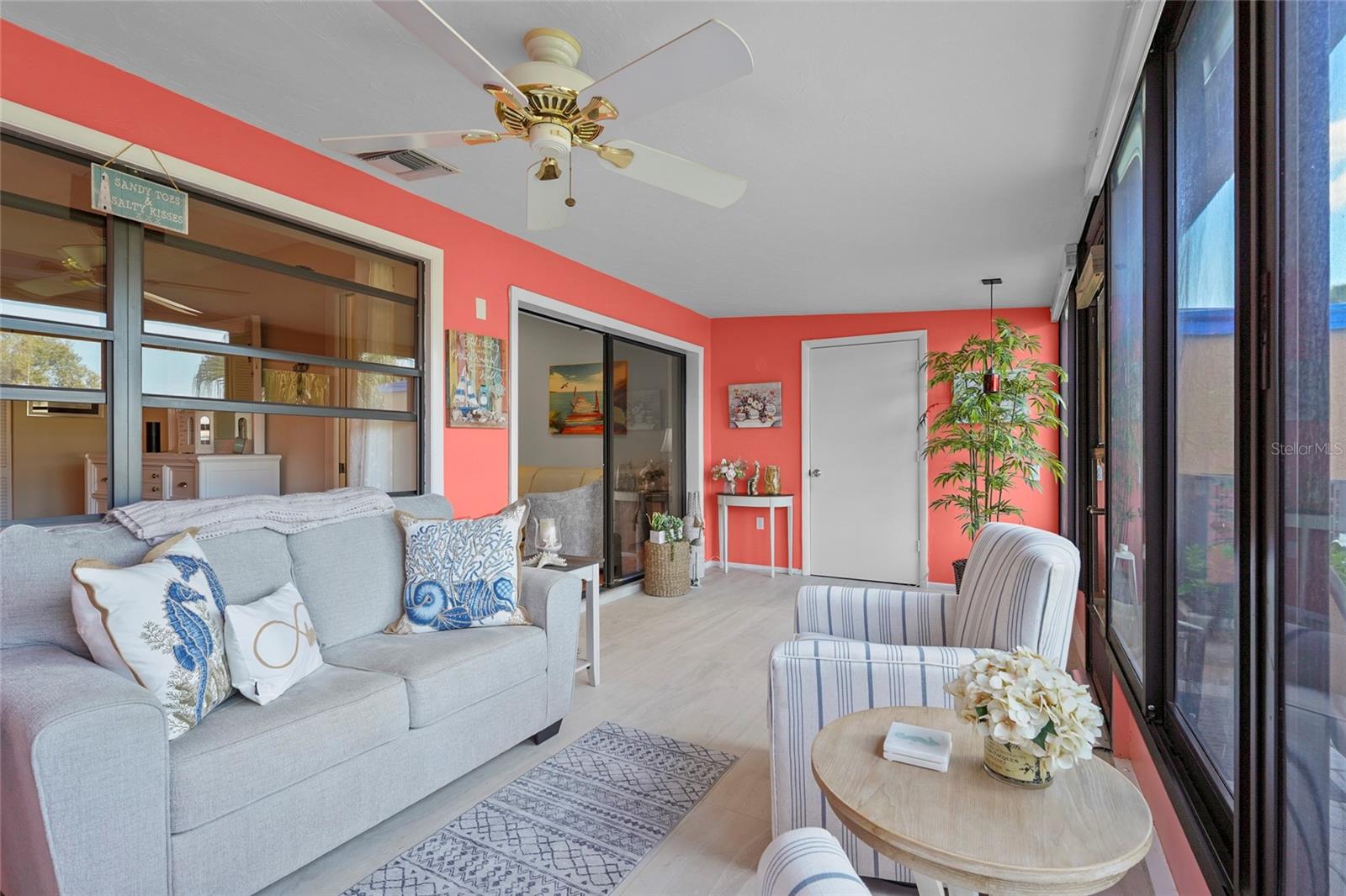 Image 34 of 64 For 6104 29th Avenue W 1