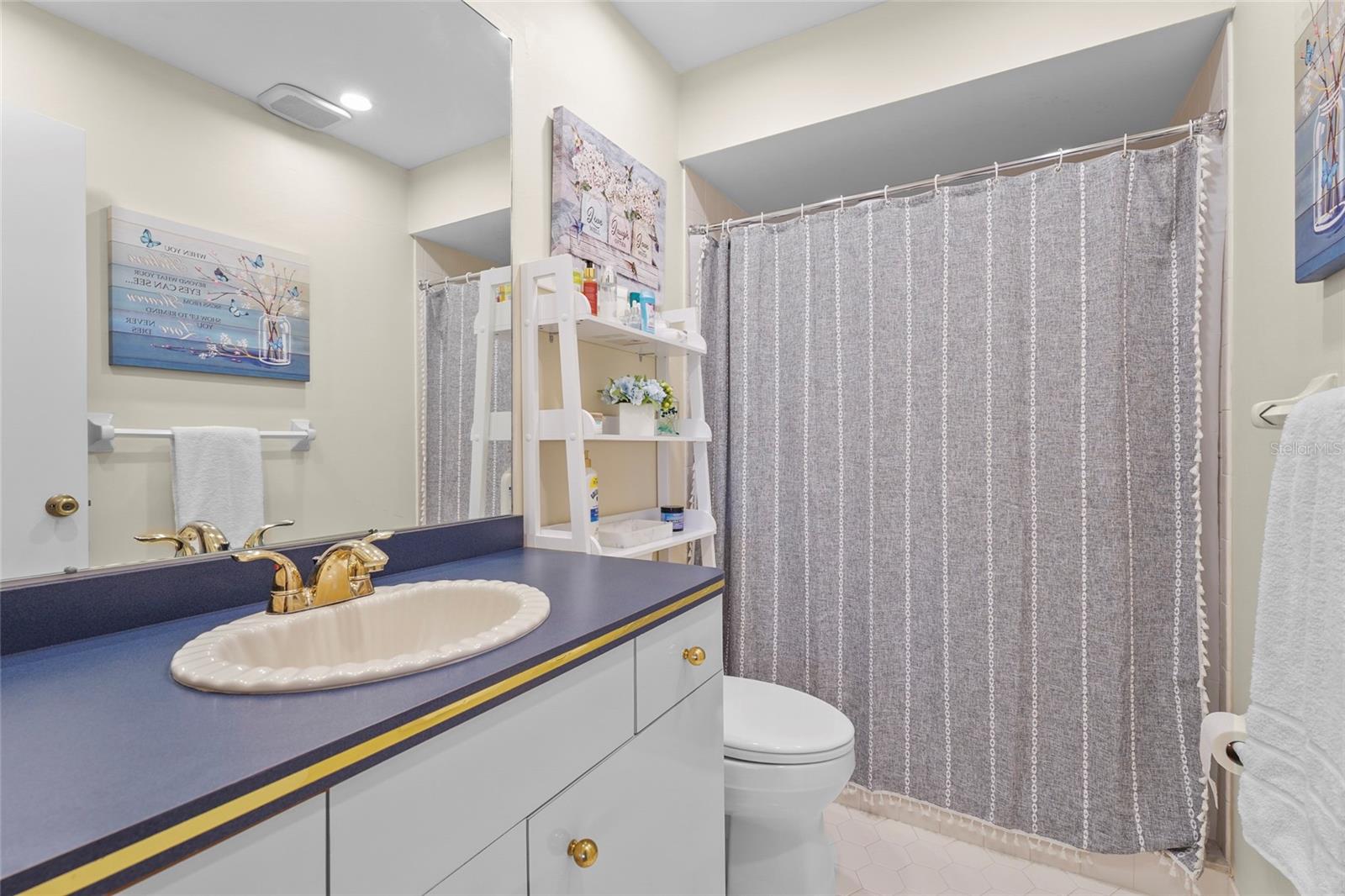 Image 6 of 64 For 6104 29th Avenue W 1