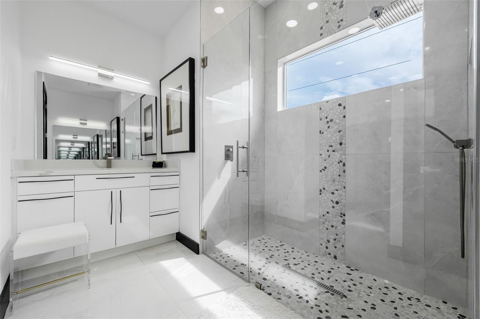 Image 20 of 48 For 1202 11th Place