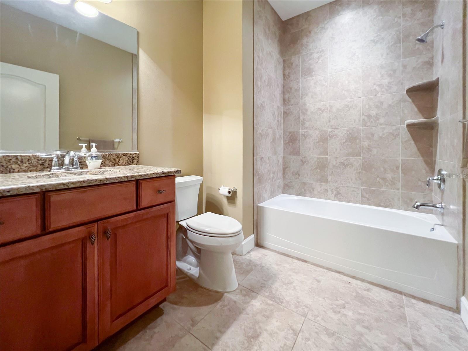 Image 24 of 36 For 4721 Turnberry Circle