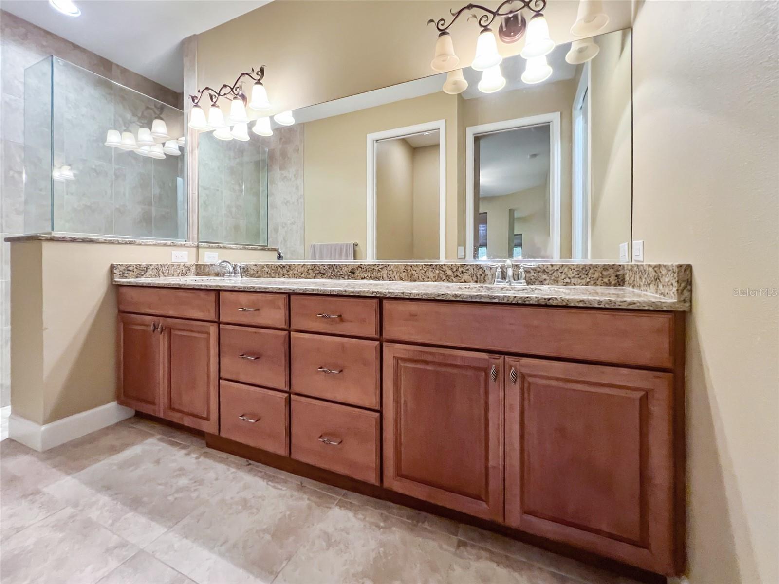 Image 28 of 36 For 4721 Turnberry Circle