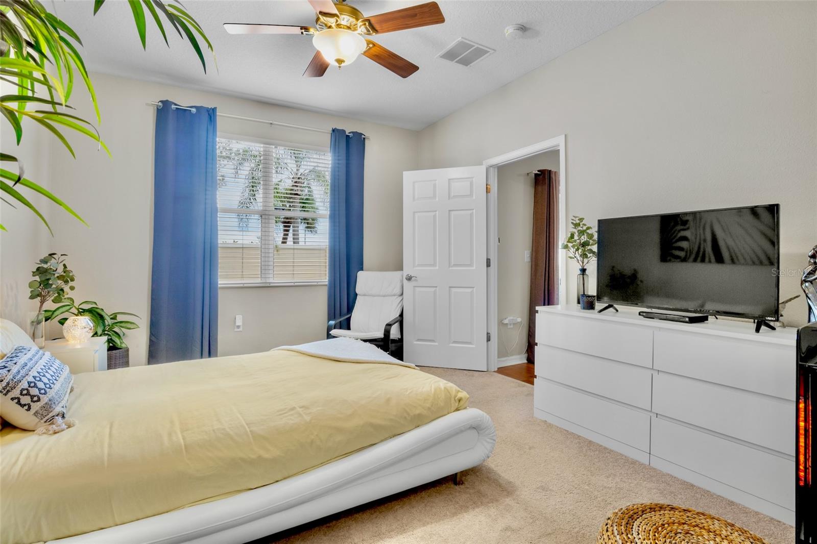 Image 17 of 32 For 3537 Parkridge Circle 15-106