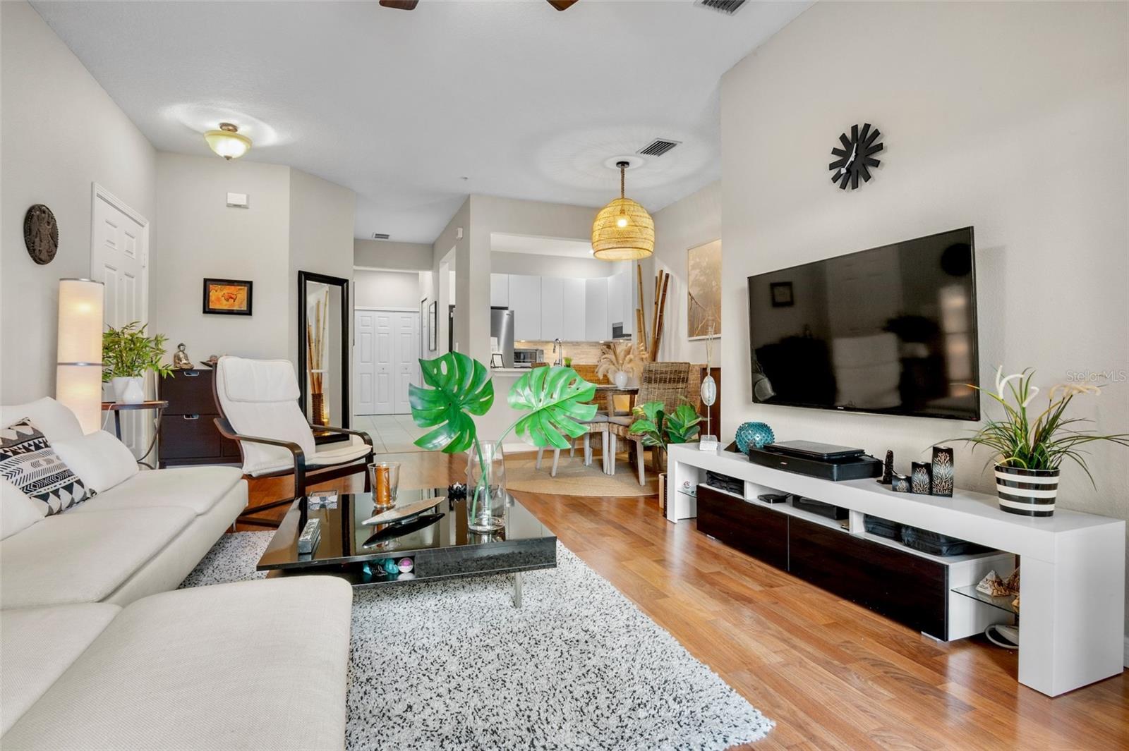 Image 7 of 32 For 3537 Parkridge Circle 15-106