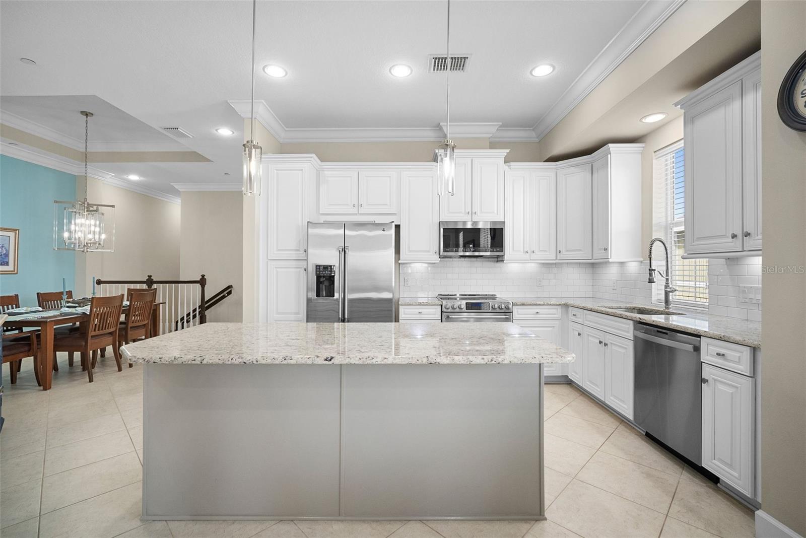 Image 23 of 100 For 315 Sapphire Lake Drive 201