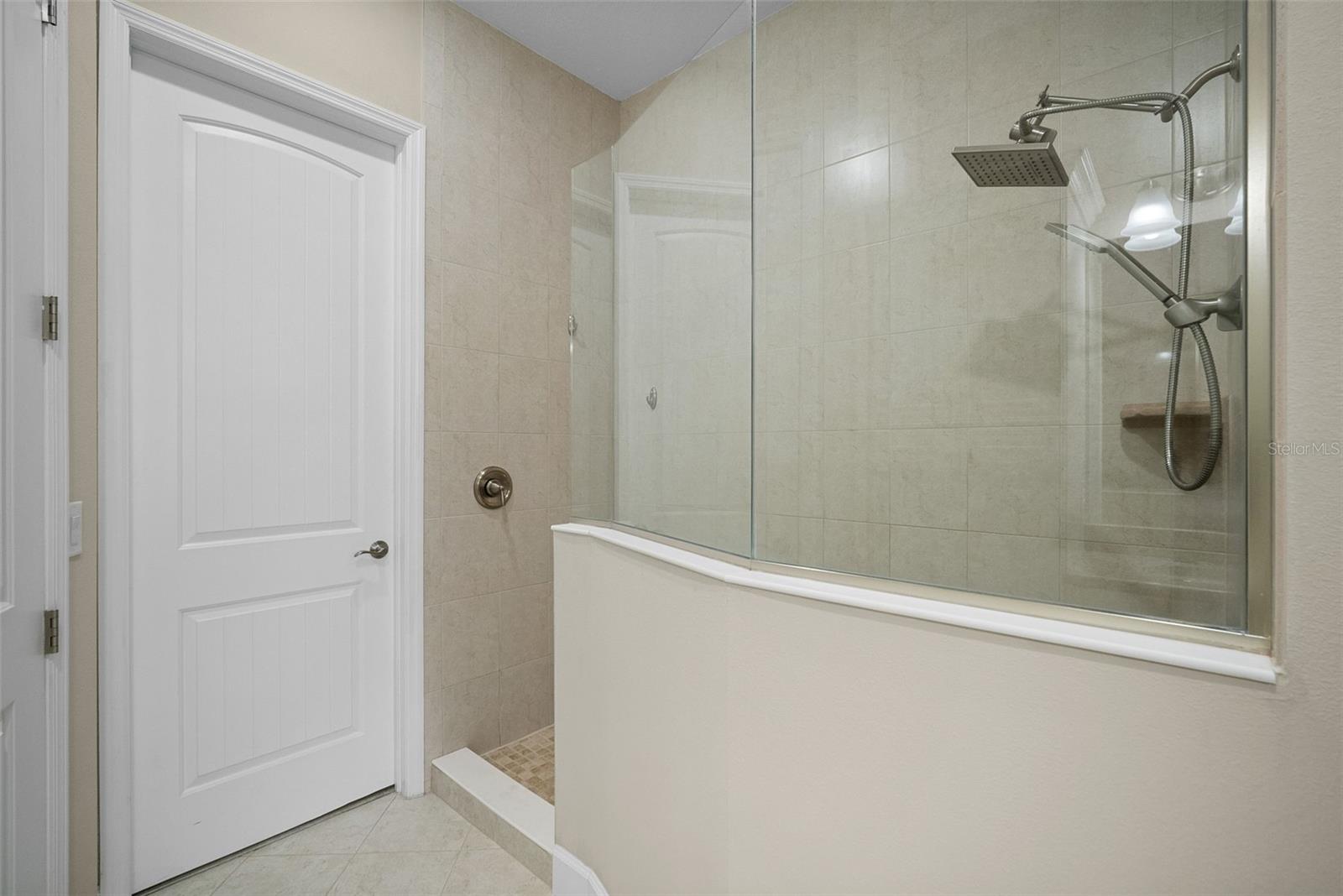 Image 34 of 100 For 315 Sapphire Lake Drive 201