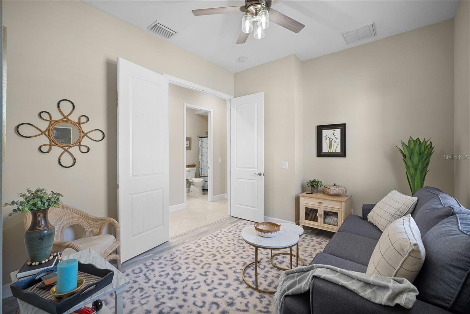 Image 49 of 100 For 315 Sapphire Lake Drive 201