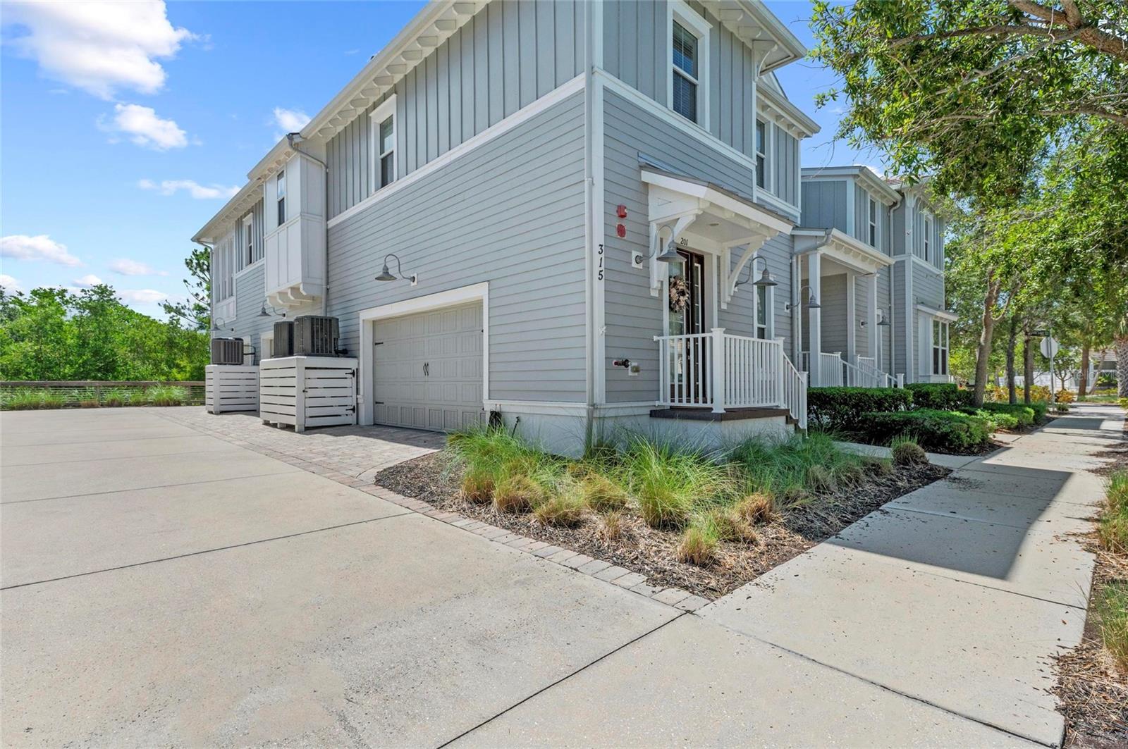 Image 7 of 100 For 315 Sapphire Lake Drive 201