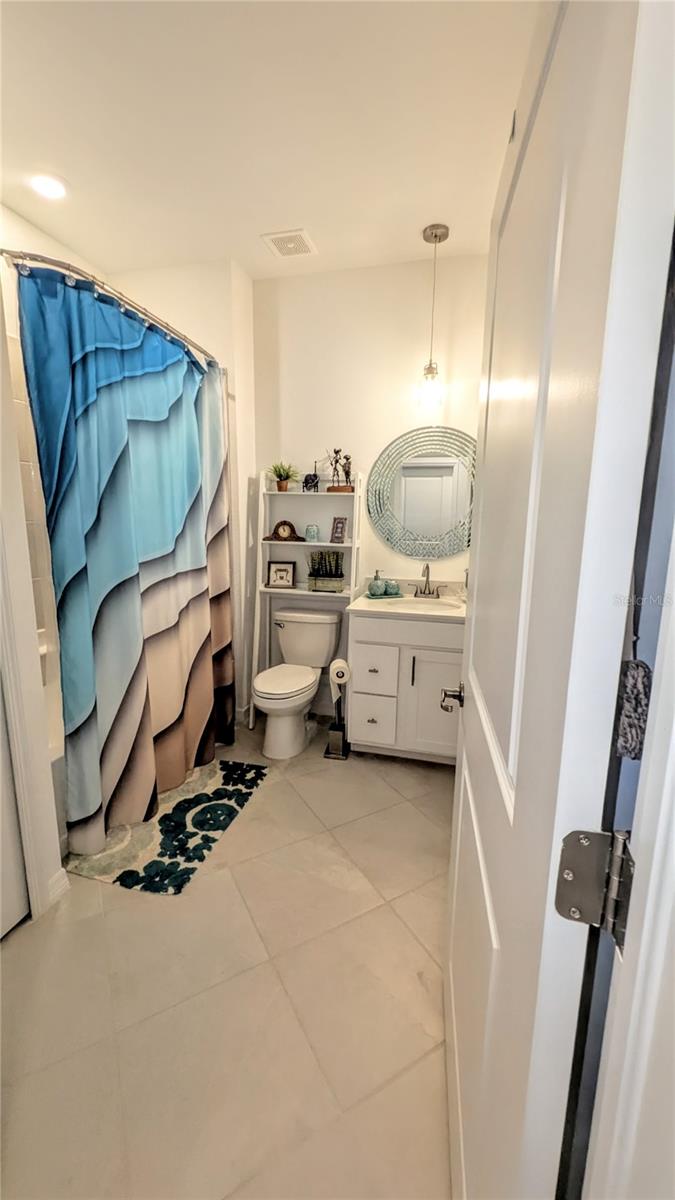 Image 32 of 49 For 5639 Honore Avenue 222