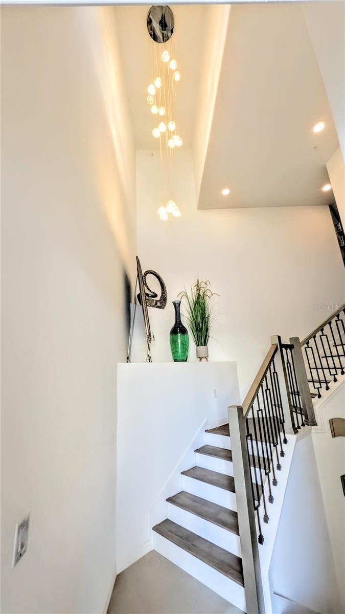 Image 41 of 49 For 5639 Honore Avenue 222