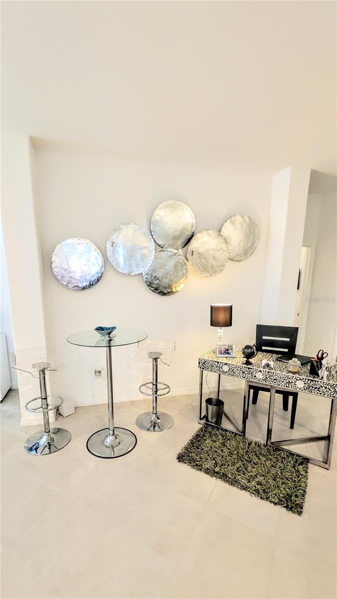 Image 9 of 49 For 5639 Honore Avenue 222