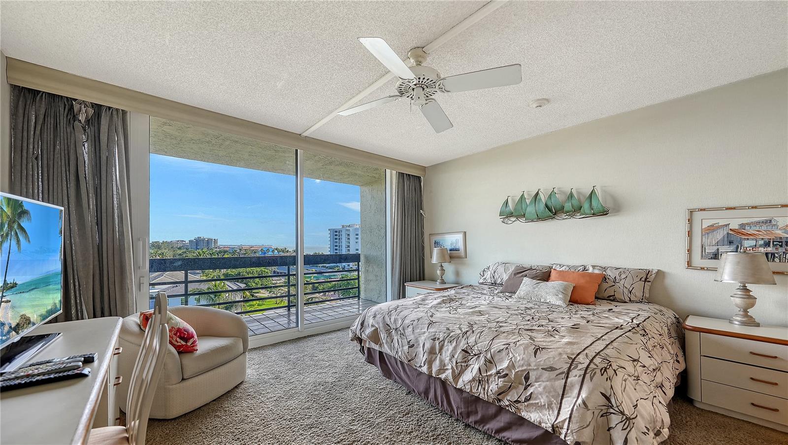 Image 10 of 30 For 1065 Gulf Of Mexico Drive 603