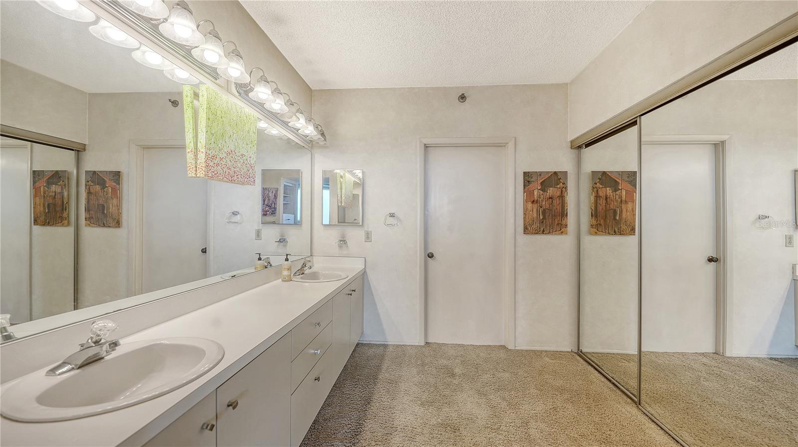 Image 13 of 30 For 1065 Gulf Of Mexico Drive 603