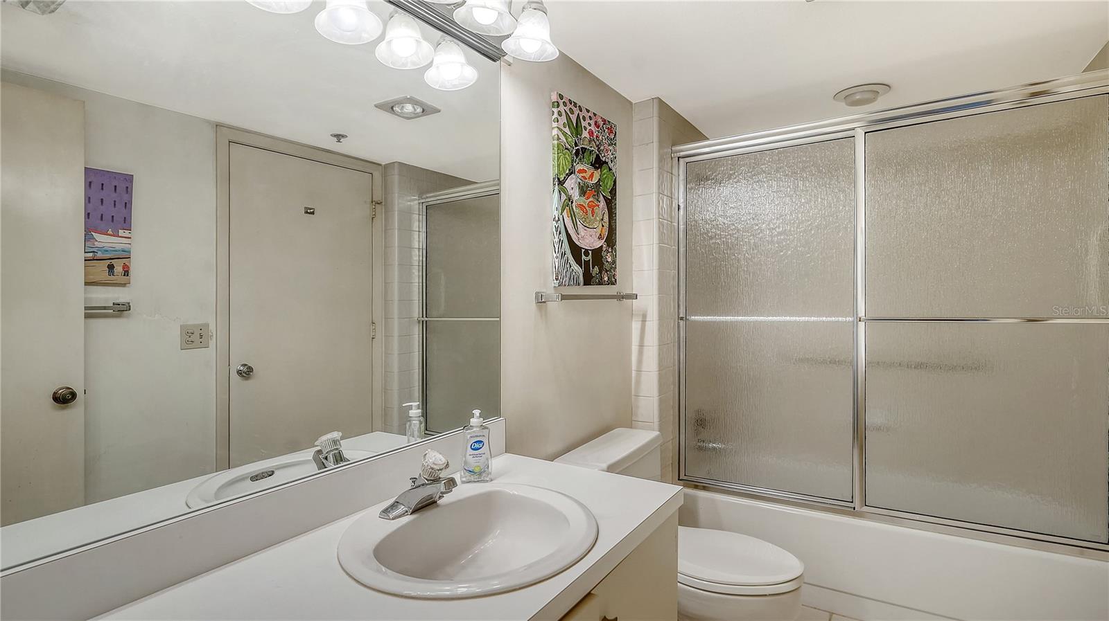 Image 15 of 30 For 1065 Gulf Of Mexico Drive 603