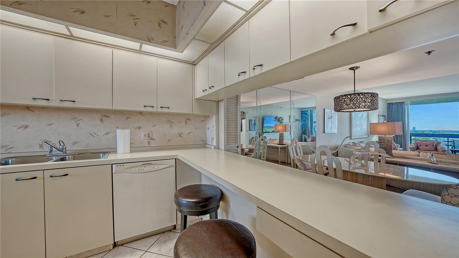 Image 8 of 30 For 1065 Gulf Of Mexico Drive 603