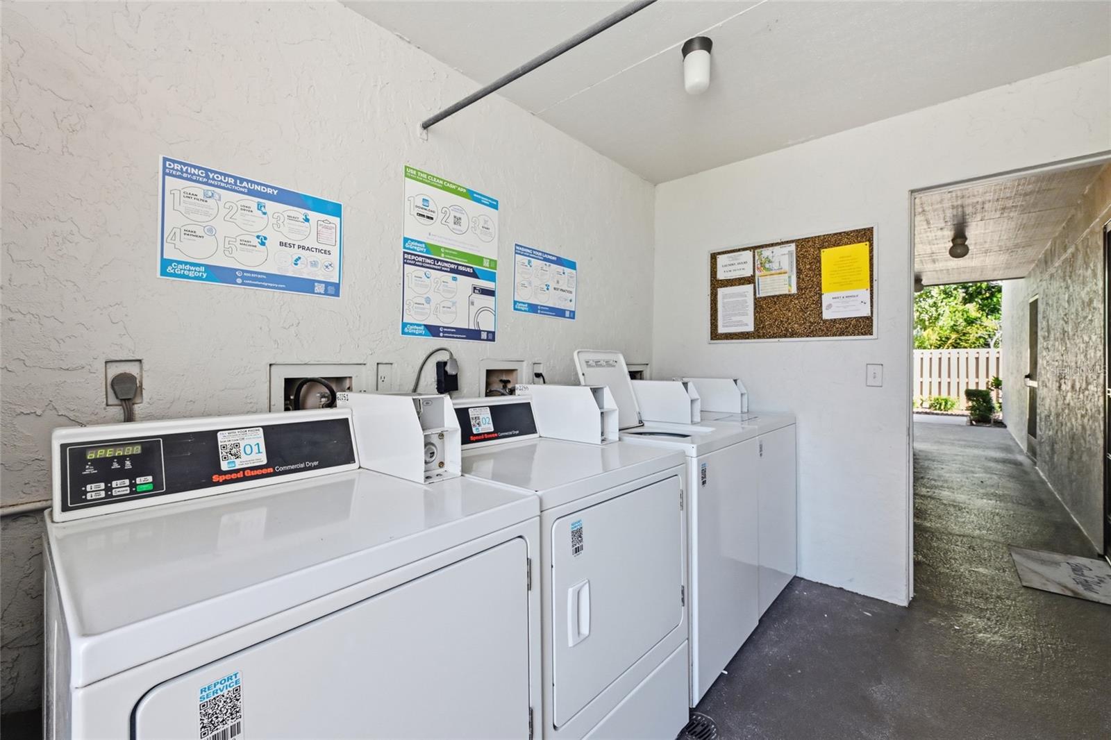 Image 16 of 19 For 5683 Midnight Pass Road 110