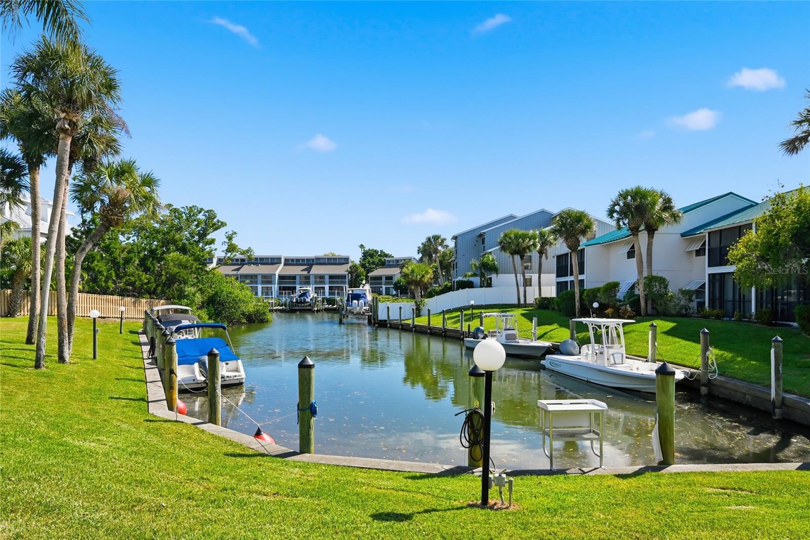 Image 3 of 19 For 5683 Midnight Pass Road 110