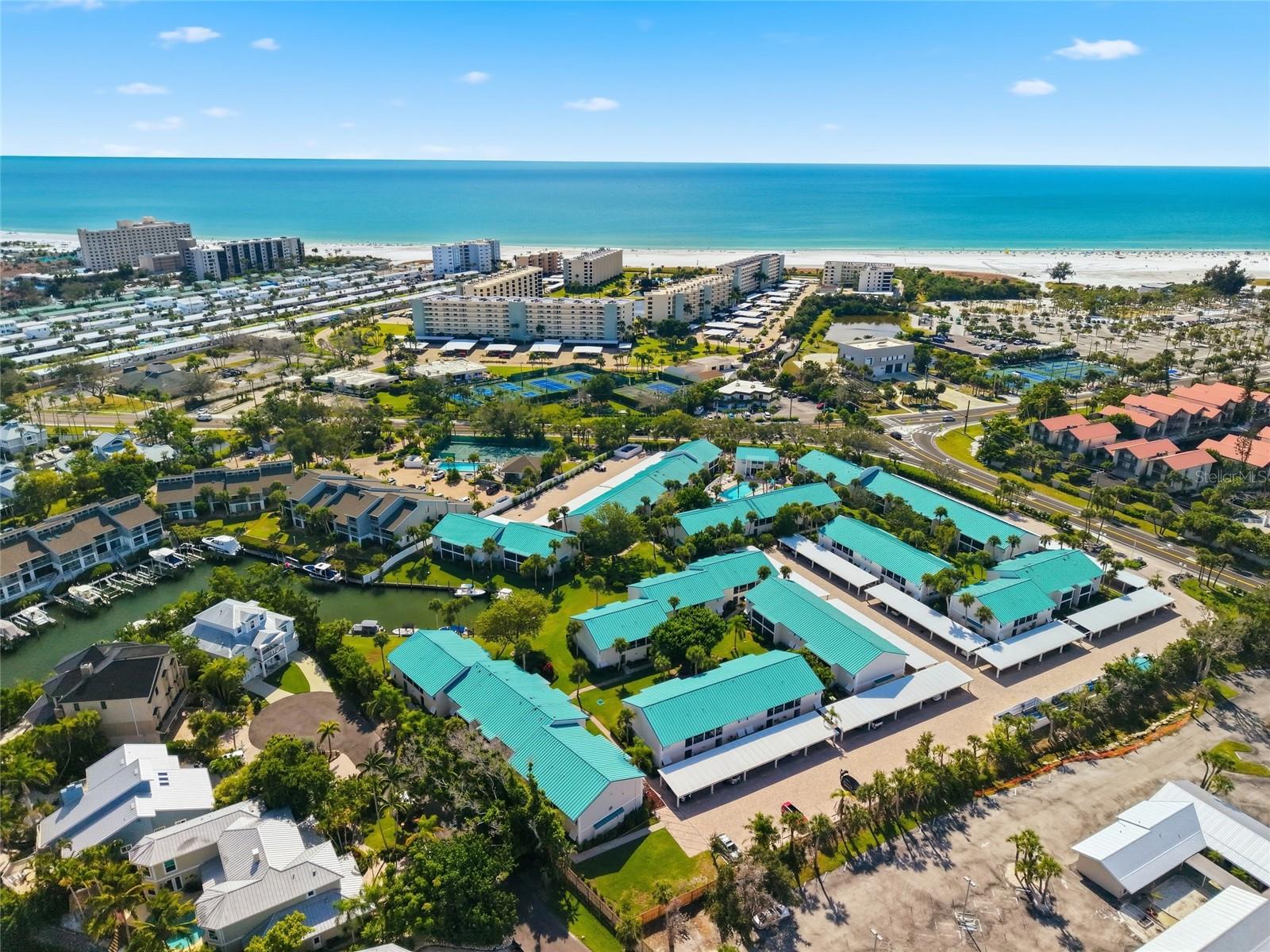 Image 5 of 19 For 5683 Midnight Pass Road 110