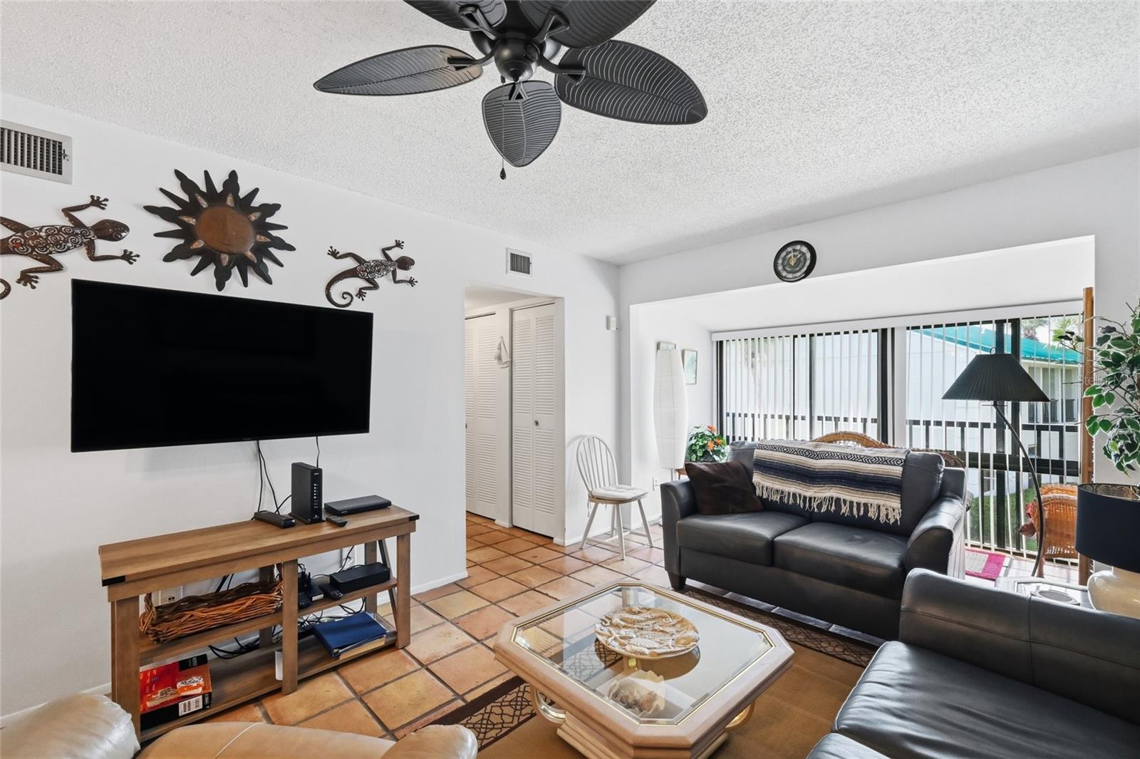 Image 9 of 19 For 5683 Midnight Pass Road 110