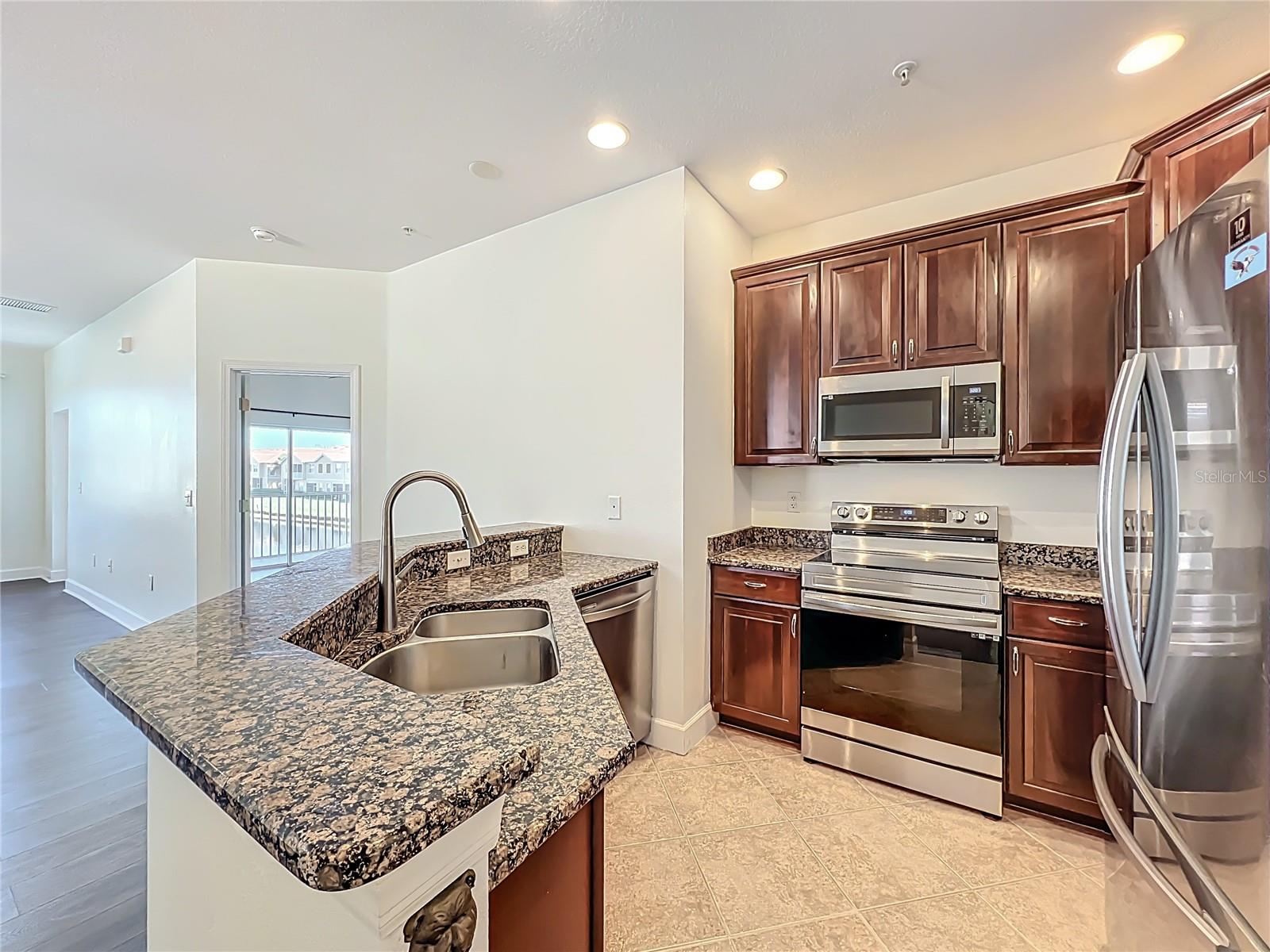 Image 14 of 40 For 3668 Parkridge Circle 28-201