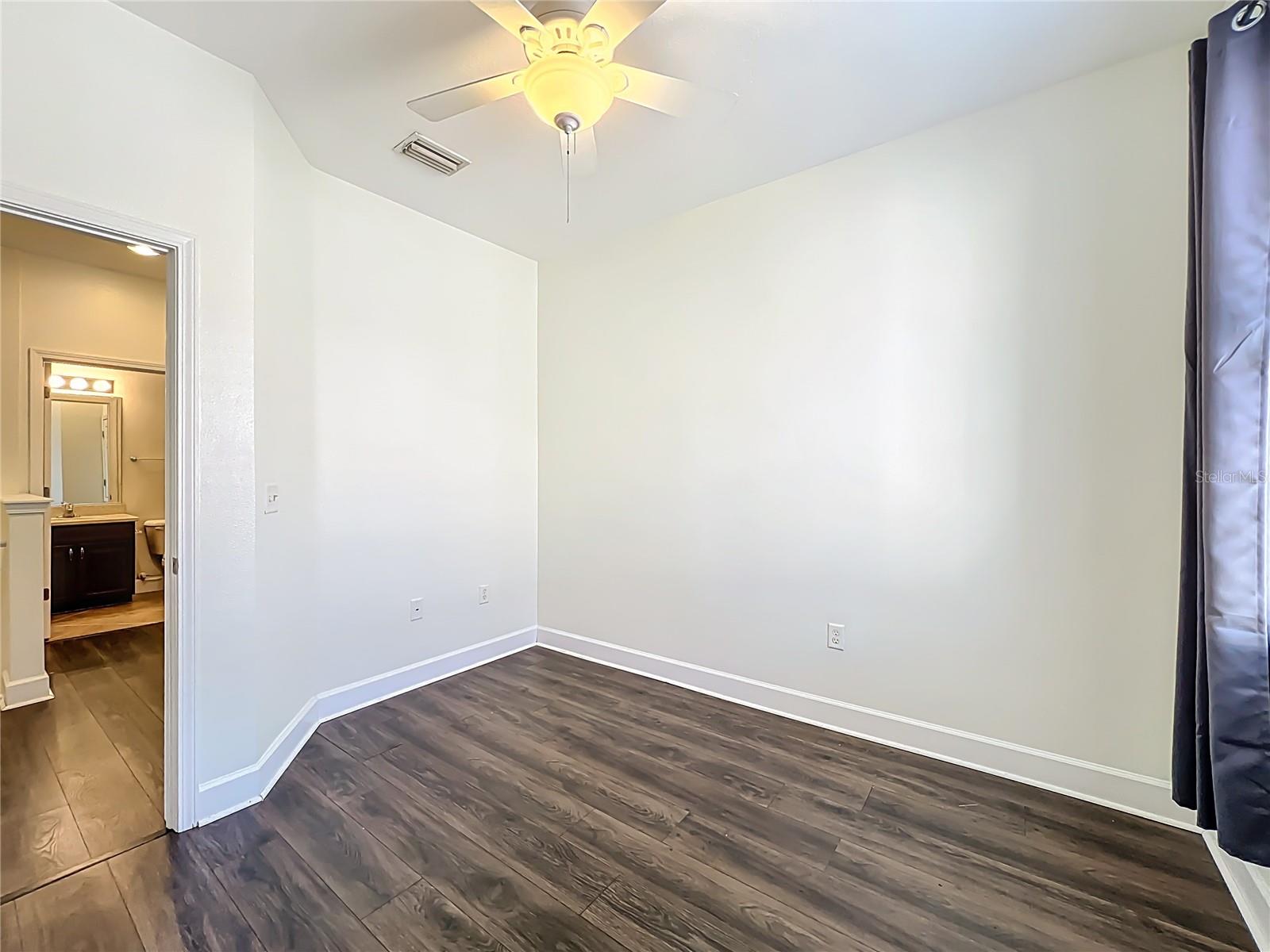 Image 19 of 40 For 3668 Parkridge Circle 28-201