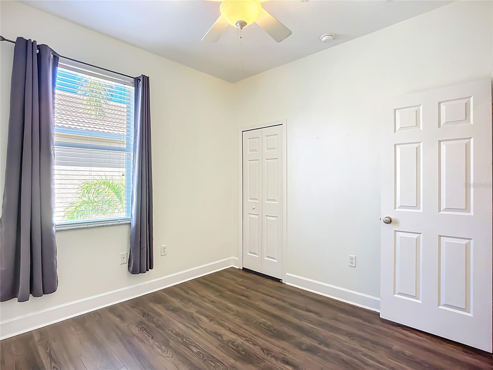 Image 28 of 40 For 3668 Parkridge Circle 28-201