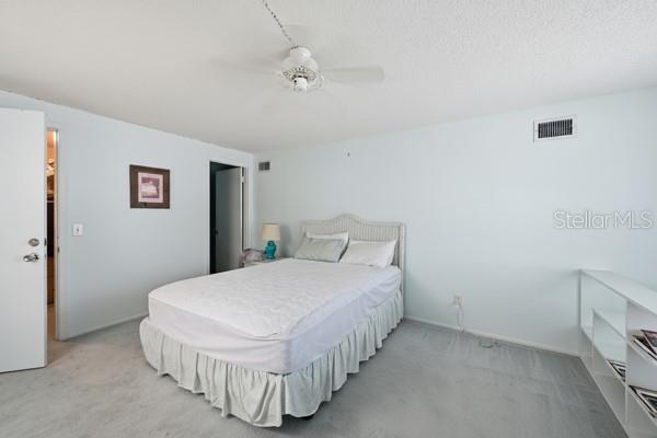 Image 7 of 13 For 527 Bayview Place