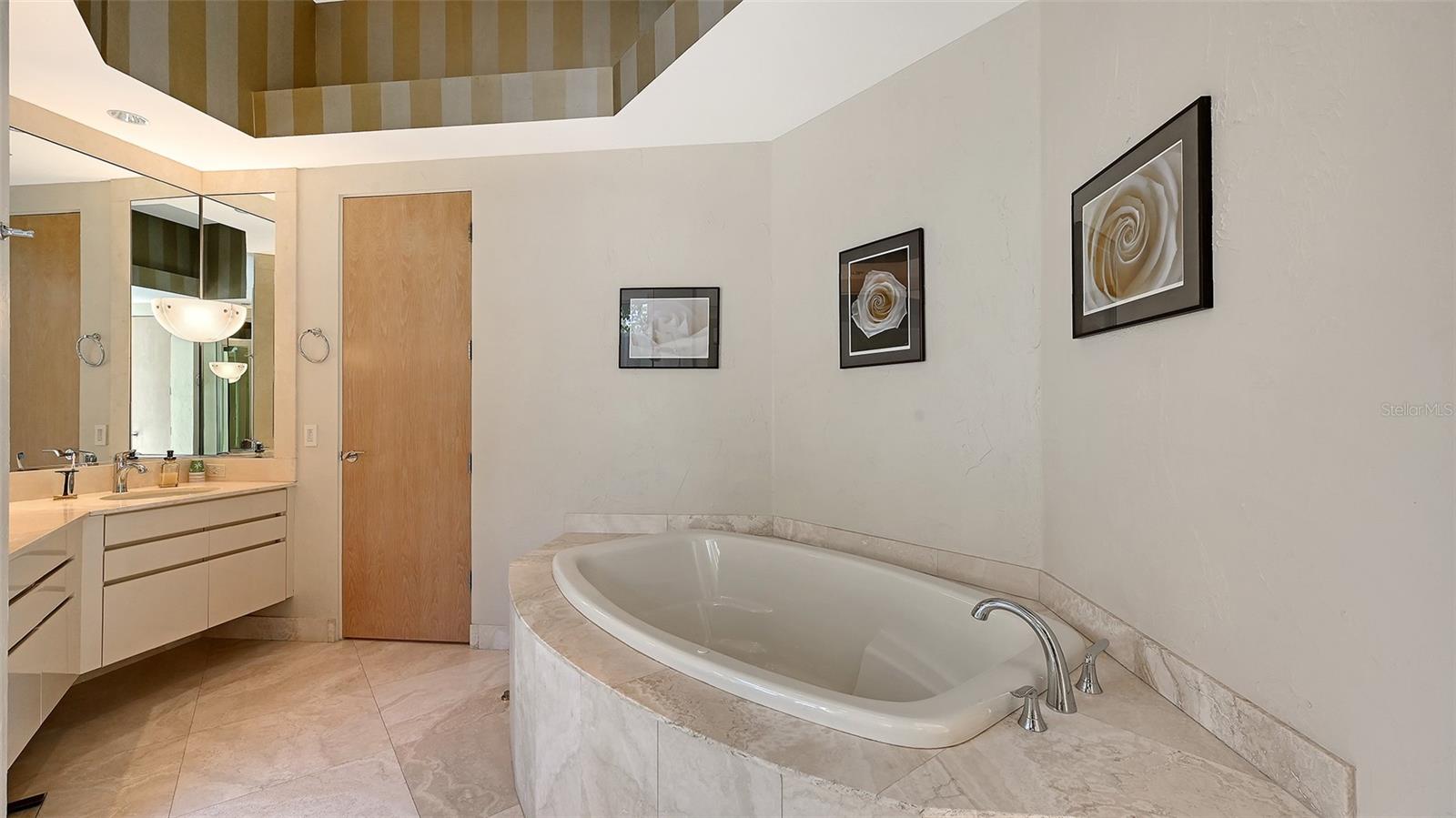 Image 33 of 100 For 510 Harbor Gate Way