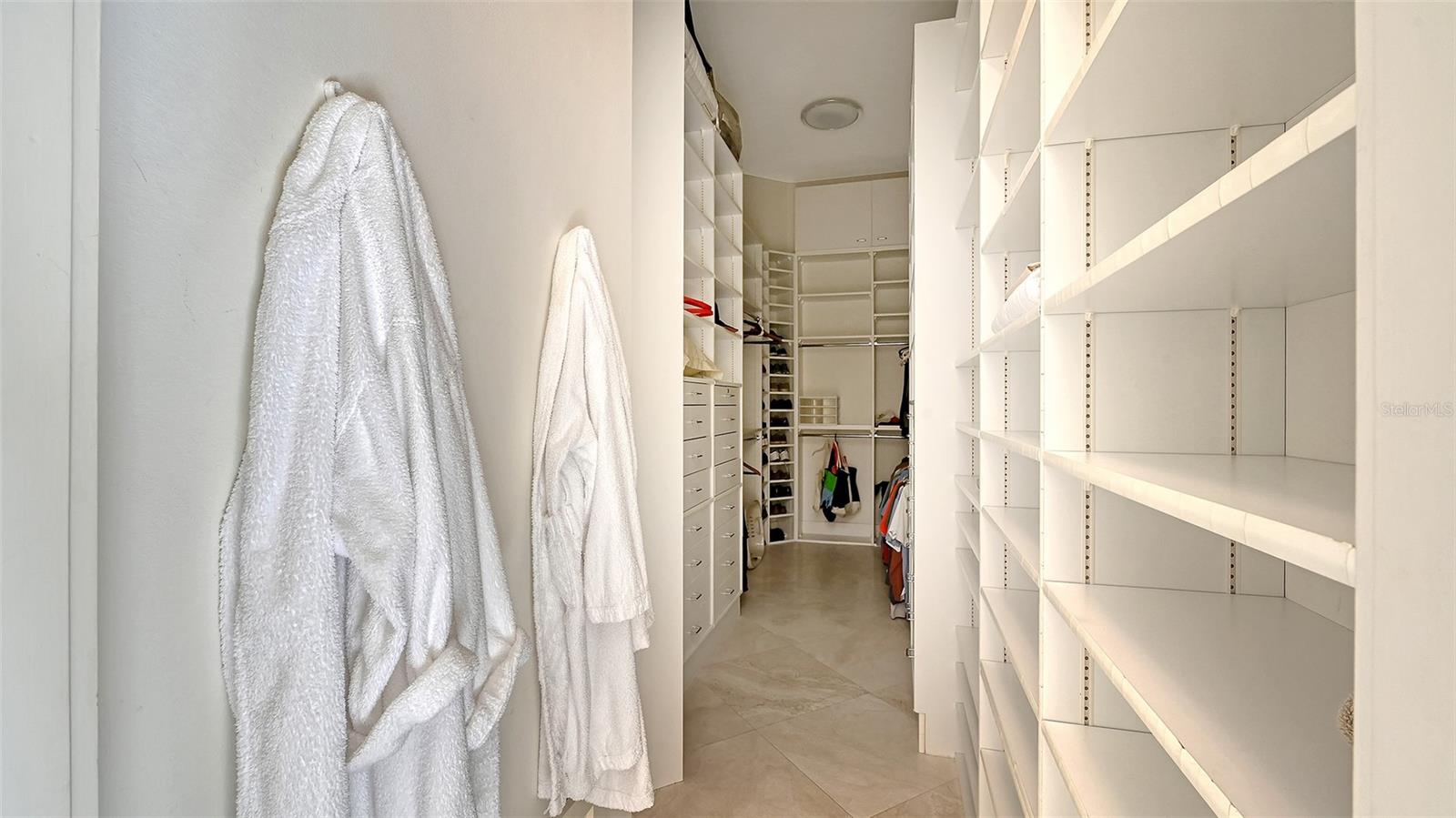 Image 36 of 100 For 510 Harbor Gate Way